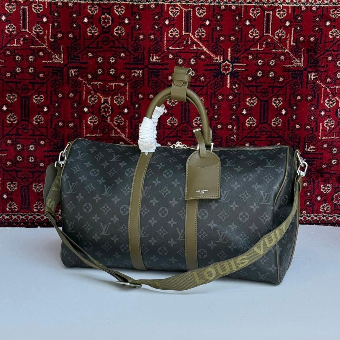 Louis Vuitton Keepall Bandoulière Travel Bag